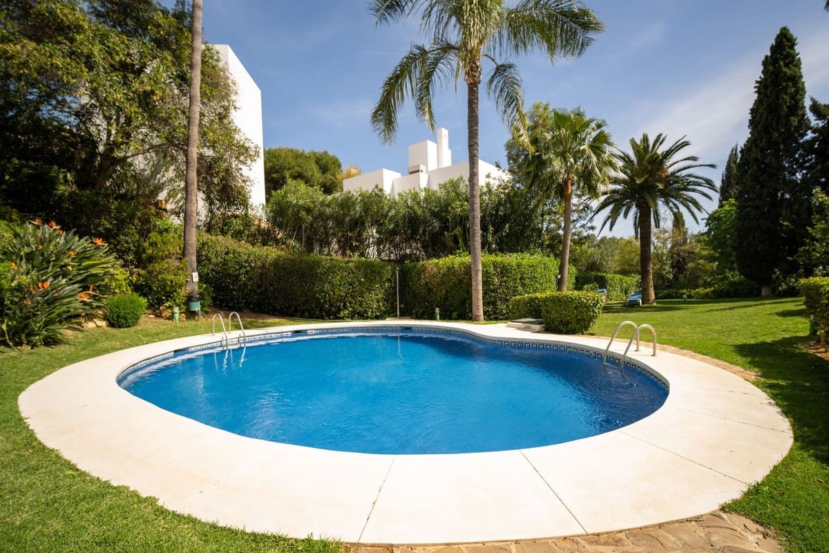 4 sovrum Hus till salu i Marbella med pool - 1 695 000 € (Ref: 9712429)