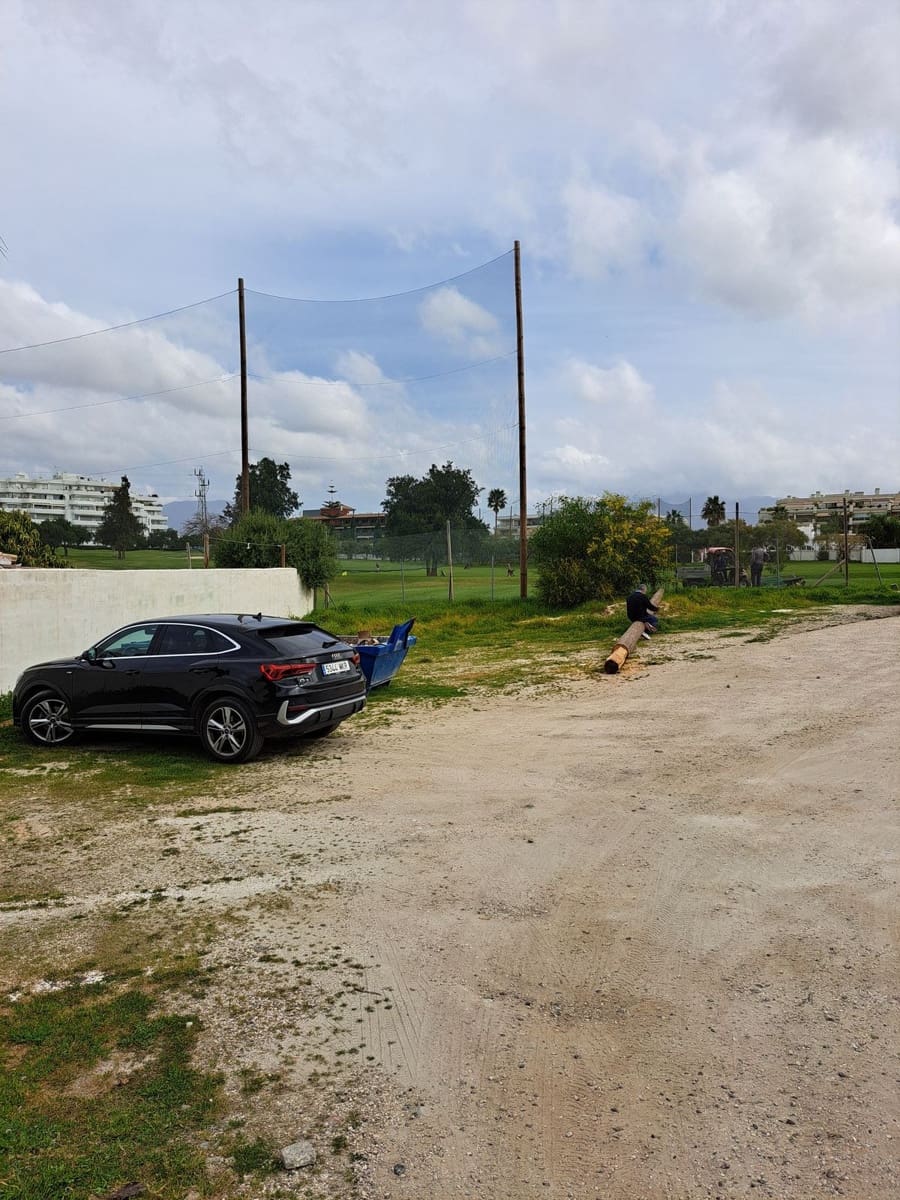 Ubebygd land til salgs i Guadalmina - € 1 000 000 (Ref: 9712431)
