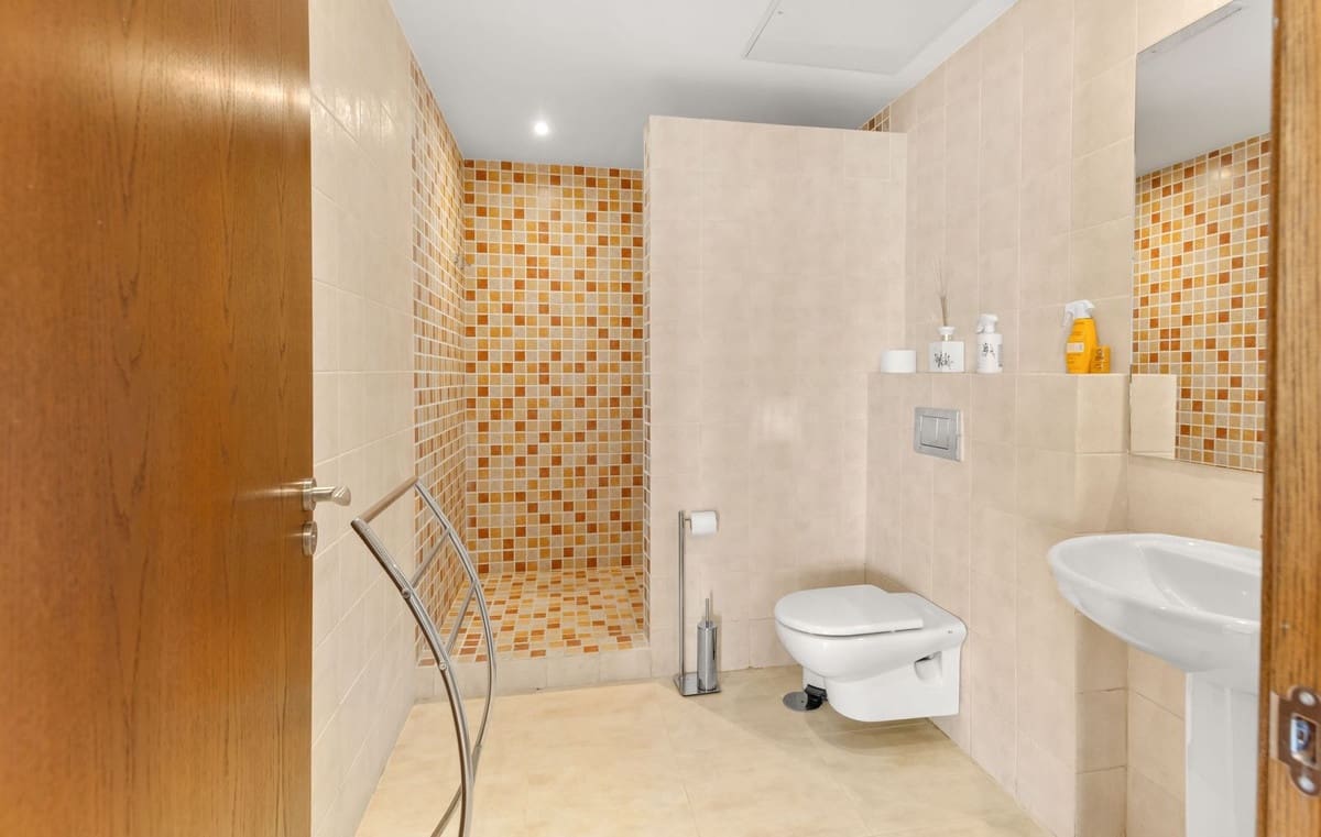 5 soveværelse Villa til salg i Benahavis med swimmingpool - € 1.395.000 (Ref: 9715180)