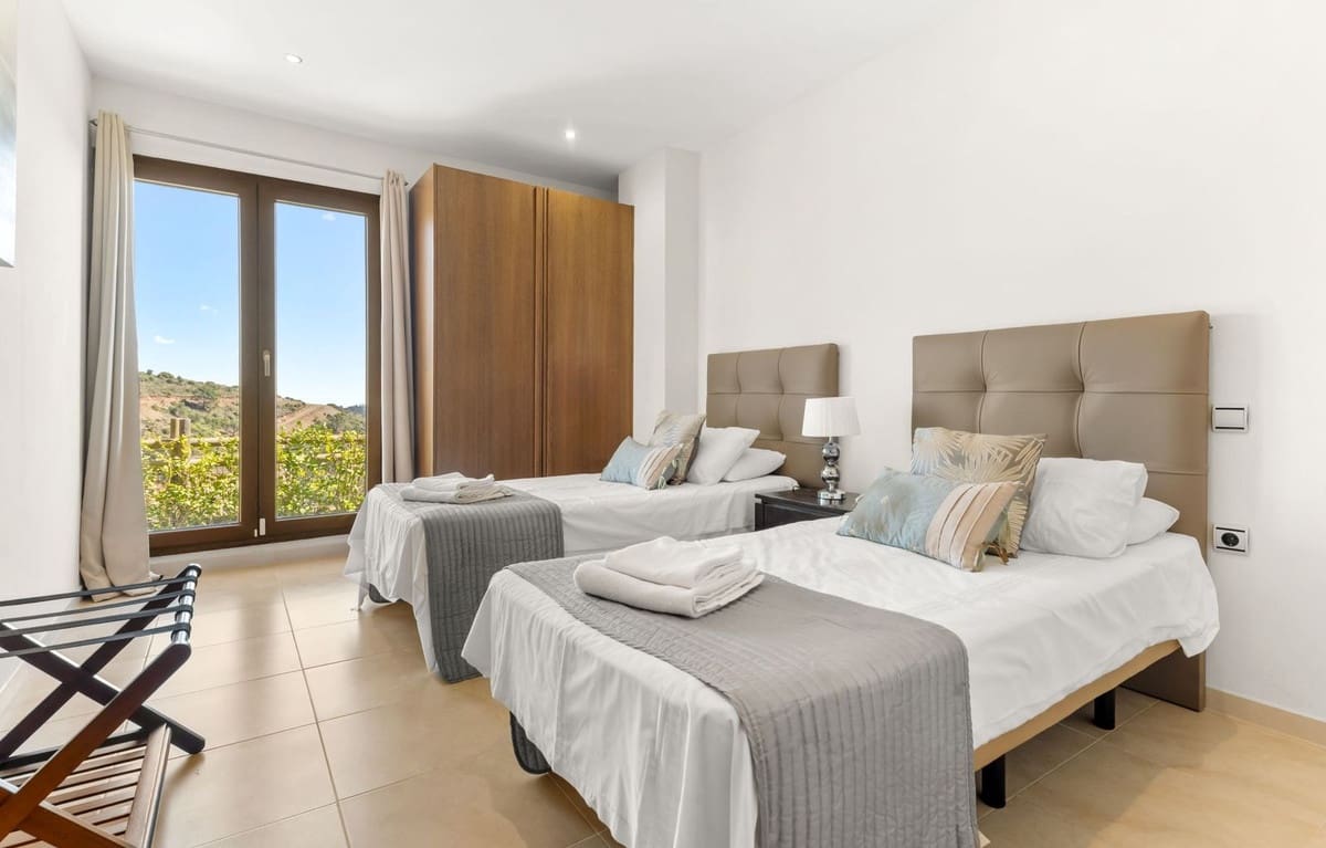 5 soveværelse Villa til salg i Benahavis med swimmingpool - € 1.395.000 (Ref: 9715180)