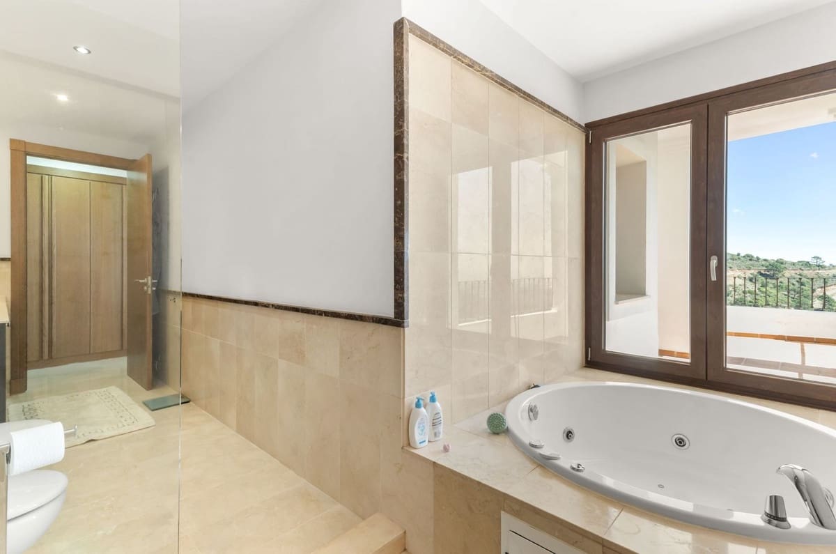 5 soveværelse Villa til salg i Benahavis med swimmingpool - € 1.395.000 (Ref: 9715180)