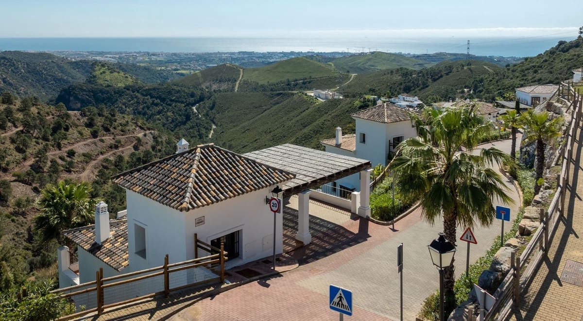 5 soveværelse Villa til salg i Benahavis med swimmingpool - € 1.395.000 (Ref: 9715180)