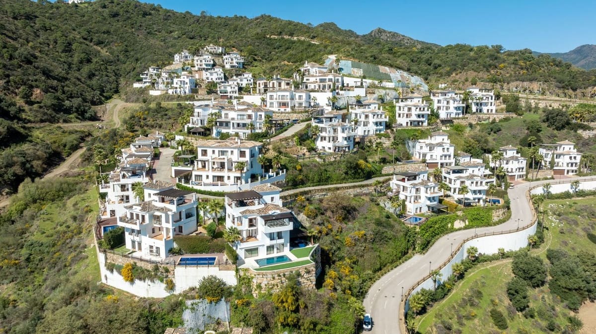 5 soveværelse Villa til salg i Benahavis med swimmingpool - € 1.395.000 (Ref: 9715180)