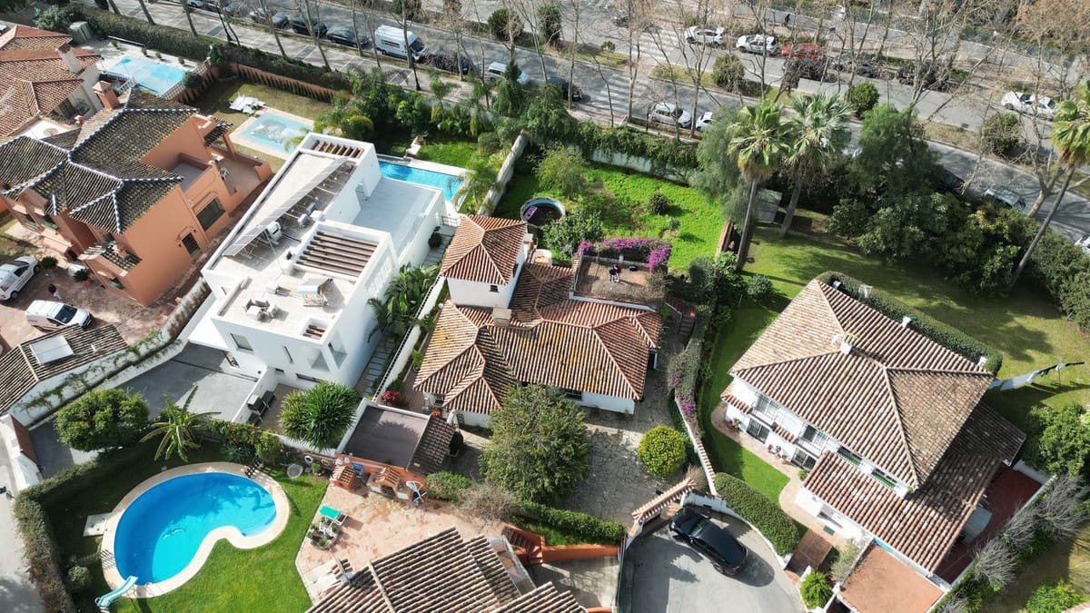 Undeveloped Land for sale in Golden Mile - € 1,750,000 (Ref: 9715181)