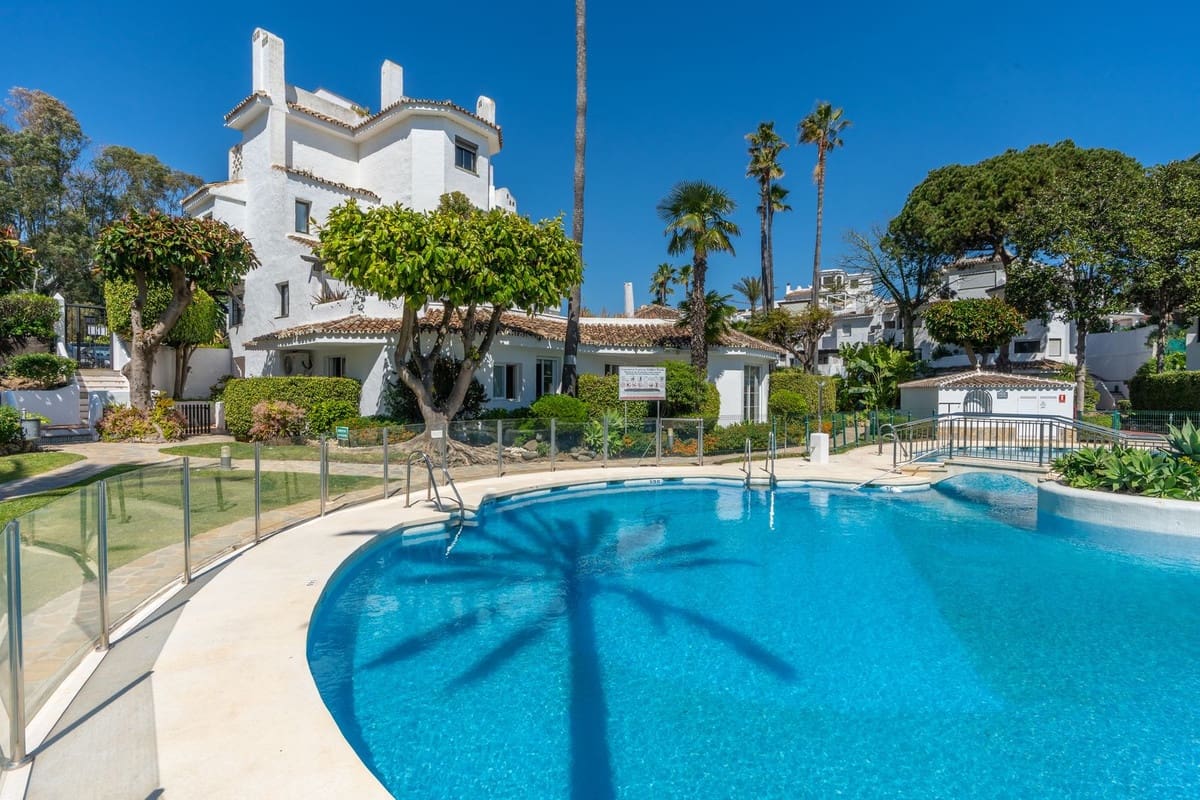 4 slaapkamer Appartement te koop in Elviria met zwembad - € 1.495.000 (Ref: 9732469)