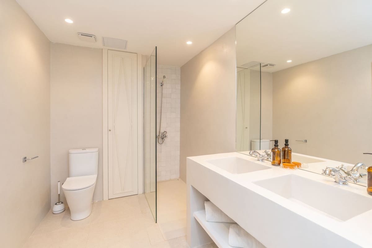 4 bedroom Apartment for sale in Elviria with pool - € 1,495,000 (Ref: 9732469)