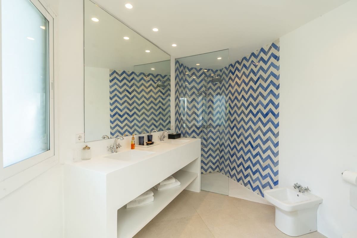 4 bedroom Apartment for sale in Elviria with pool - € 1,495,000 (Ref: 9732469)