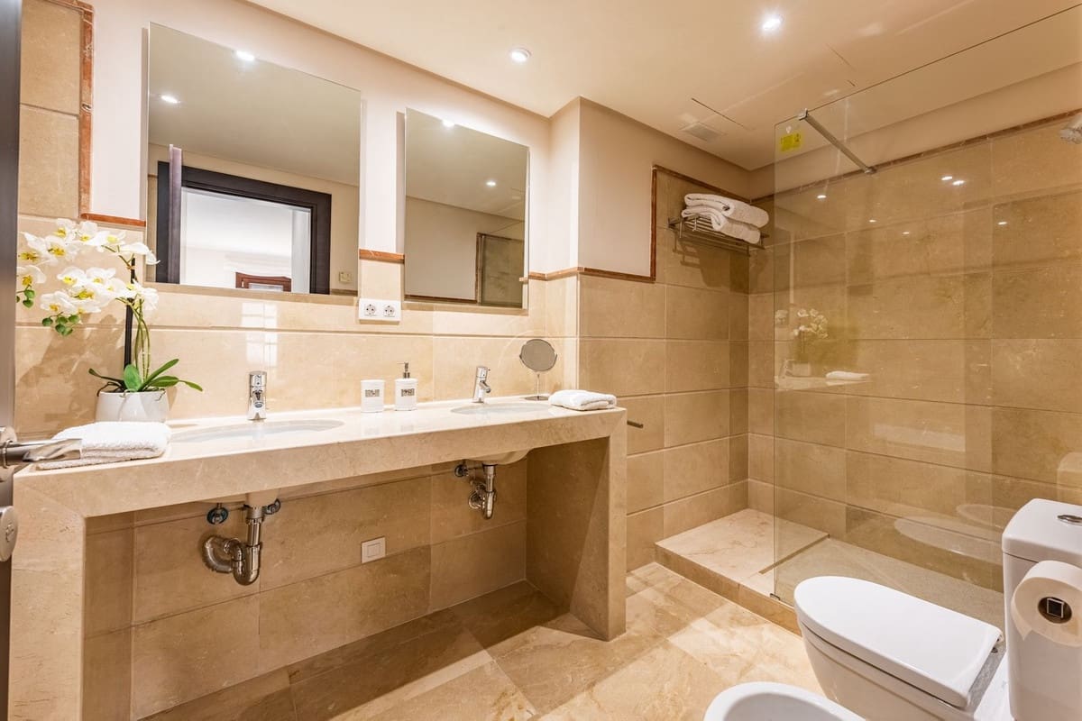 4 soverom Hus til salgs i Benahavis med svømmebasseng - € 550 000 (Ref: 9744207)