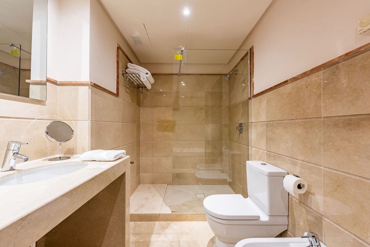 4 soverom Hus til salgs i Benahavis med svømmebasseng - € 550 000 (Ref: 9744207)