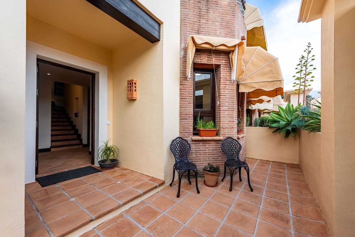 4 soverom Hus til salgs i Benahavis med svømmebasseng - € 550 000 (Ref: 9744207)