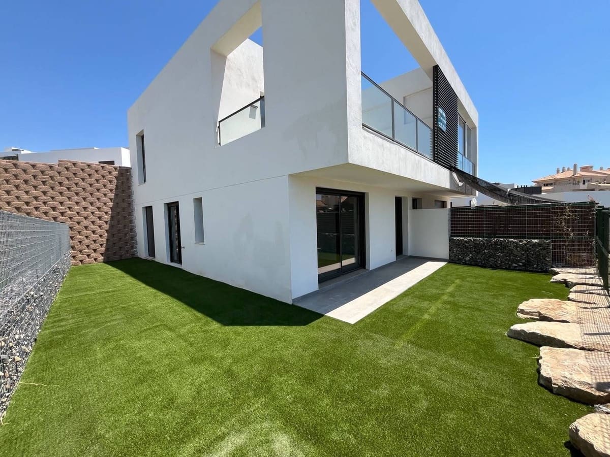 3 soveværelse Byhus til salg i Riviera del Sol - € 599.000 (Ref: 9744208)