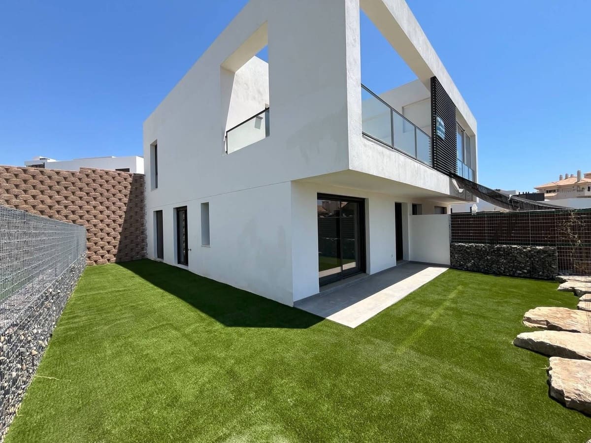 3 soveværelse Byhus til salg i Riviera del Sol - € 599.000 (Ref: 9744208)