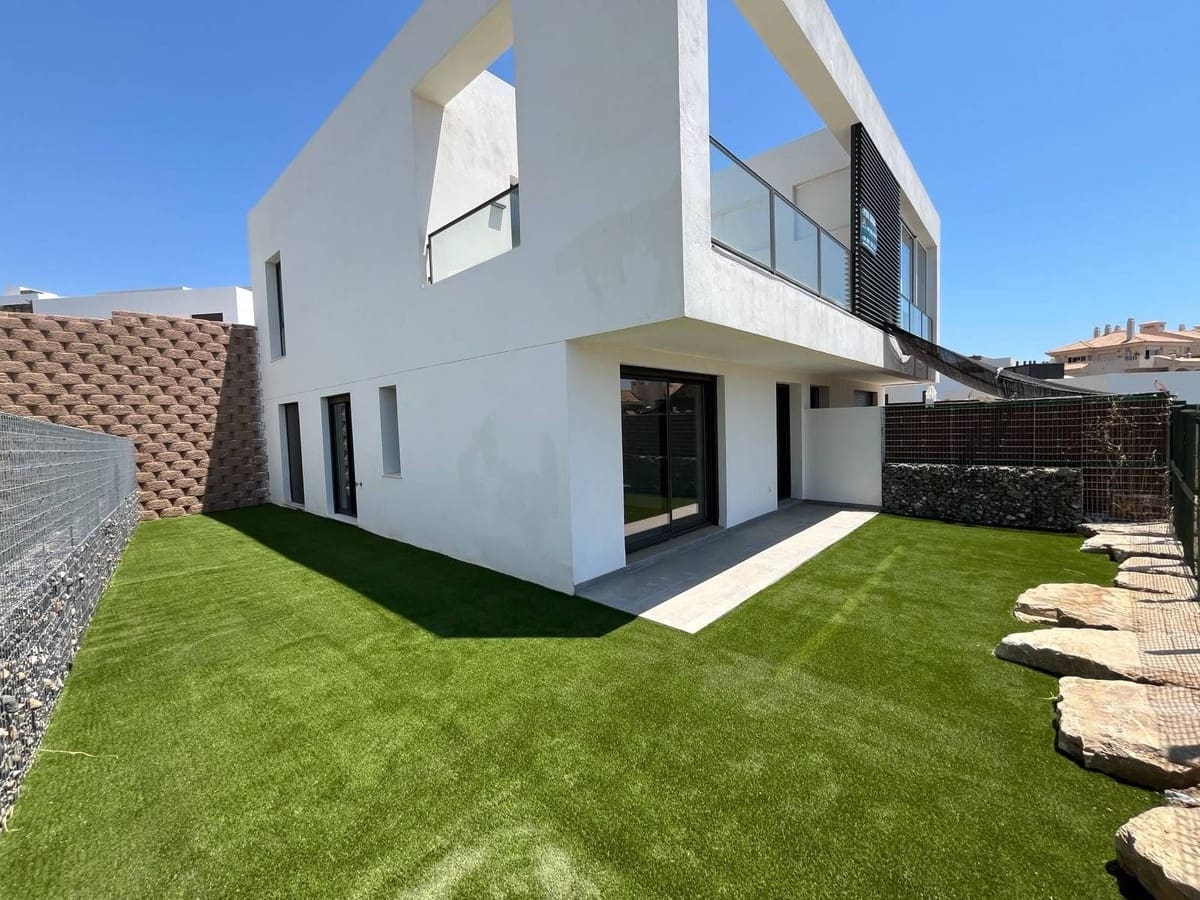 3 soveværelse Byhus til salg i Riviera del Sol - € 599.000 (Ref: 9744208)