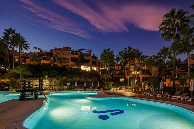 4 camera da letto Appartamento in vendita in Puerto Banus, Marbella con piscina - 820.000 € (Rif: 9744210)