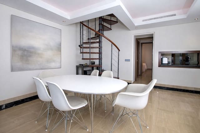 4 quarto Apartamento para venda em Parque Central, Estepona com piscina - 999 000 € (Ref: 9744213)