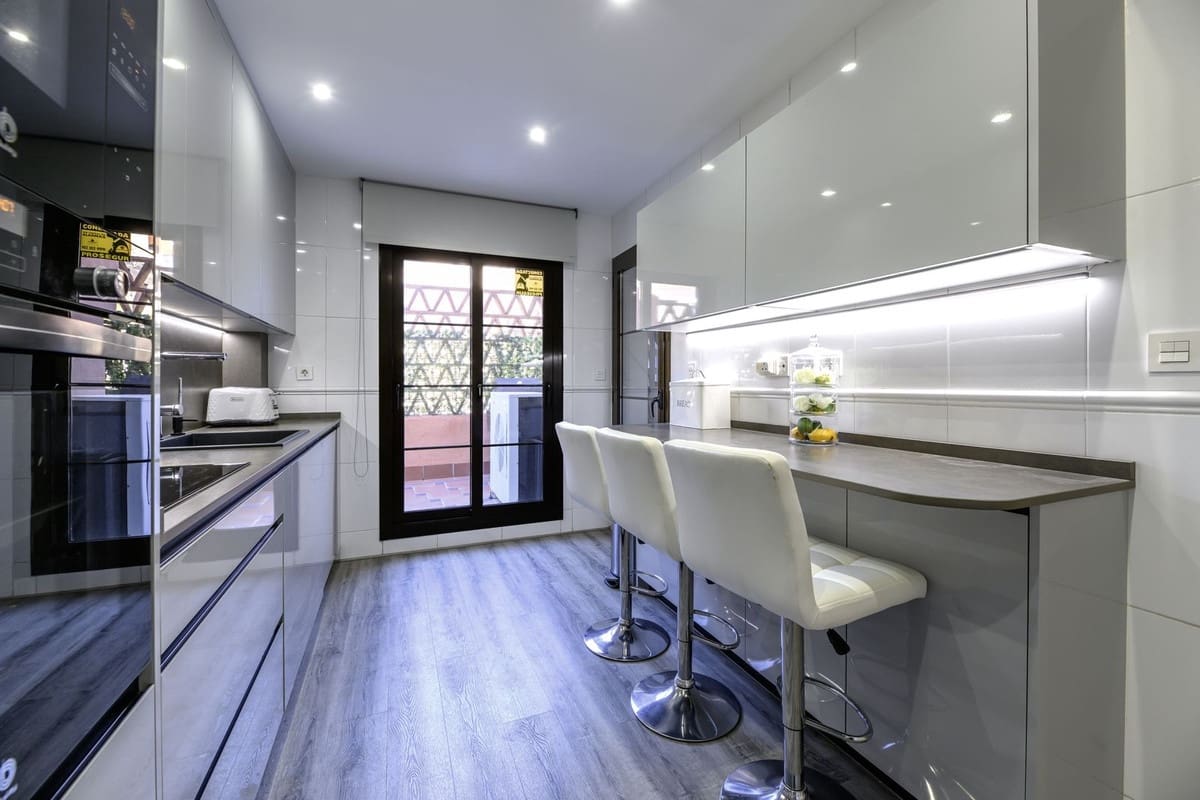 3 sypialnia Apartament na sprzedaż w Estepona z basenem - 659 950 € (Ref: 9744215)