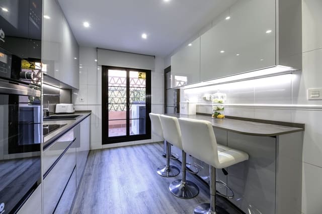 3 sovrum Lägenhet till salu i Parque Central, Estepona med pool - 659 950 € (Ref: 9744215)