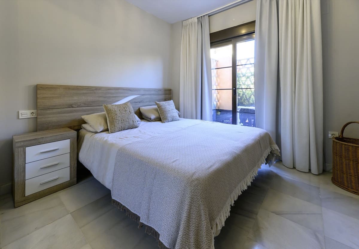 3 sypialnia Apartament na sprzedaż w Estepona z basenem - 659 950 € (Ref: 9744215)