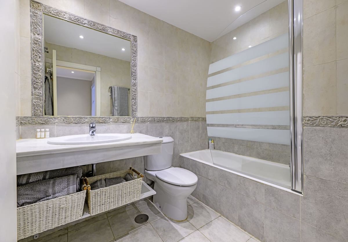 3 sypialnia Apartament na sprzedaż w Estepona z basenem - 659 950 € (Ref: 9744215)