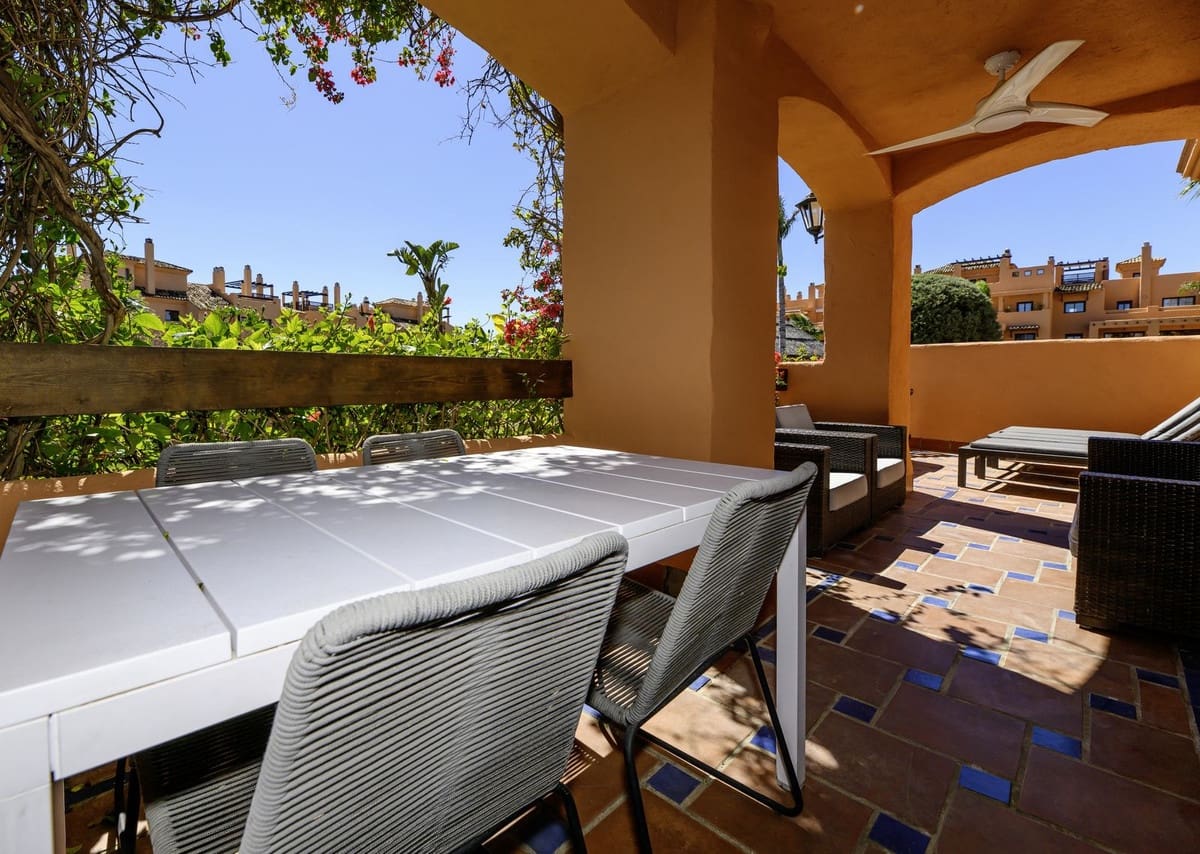 3 sypialnia Apartament na sprzedaż w Estepona z basenem - 659 950 € (Ref: 9744215)