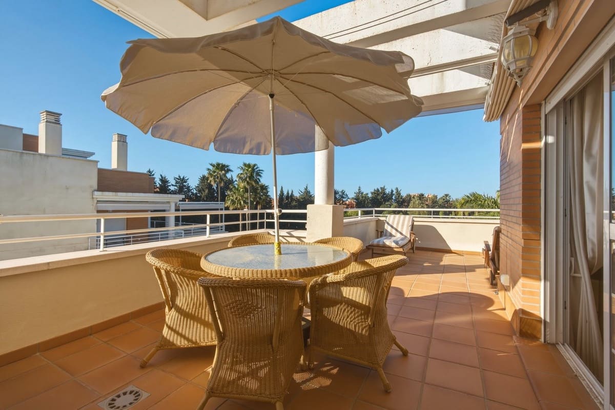 3 soverom Leilighet til salgs i Estepona med svømmebasseng - € 549 000 (Ref: 9744216)