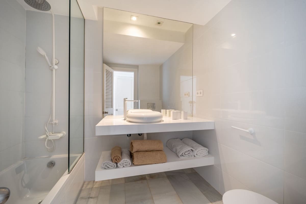 2 chambre Appartement à vendre à Puerto Banus avec piscine - 935 000 € (Ref: 9744219)