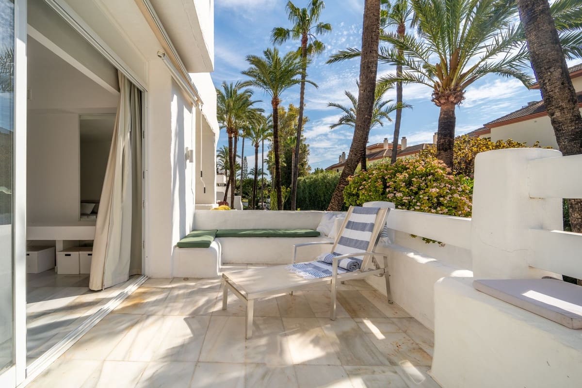 2 chambre Appartement à vendre à Puerto Banus avec piscine - 935 000 € (Ref: 9744219)
