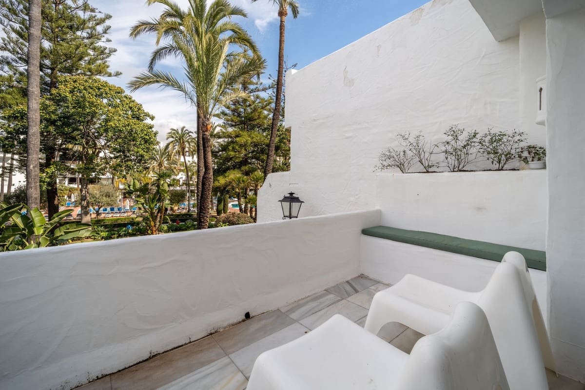 2 chambre Appartement à vendre à Puerto Banus avec piscine - 935 000 € (Ref: 9744219)