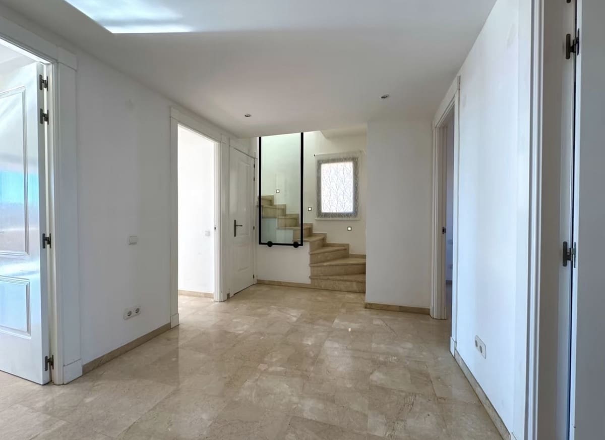 Apartamento de 3 habitaciones en Calahonda en venta con piscina - 475.000 € (Ref: 9744220)