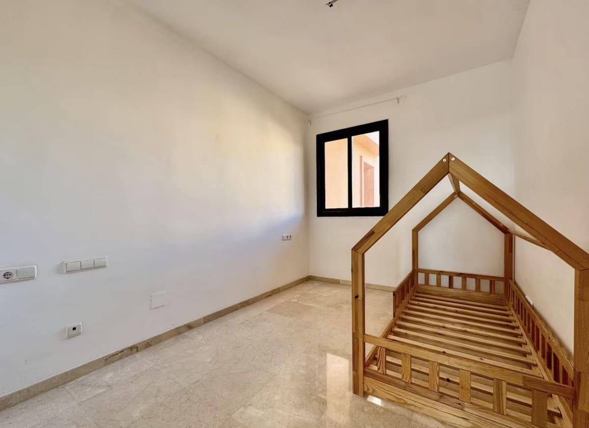 Apartamento de 3 habitaciones en Calahonda en venta con piscina - 475.000 € (Ref: 9744220)