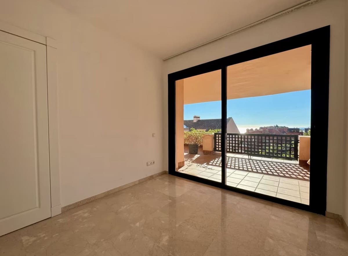 Apartamento de 3 habitaciones en Calahonda en venta con piscina - 475.000 € (Ref: 9744220)