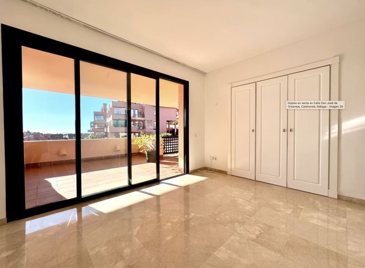 Apartamento de 3 habitaciones en Calahonda en venta con piscina - 475.000 € (Ref: 9744220)