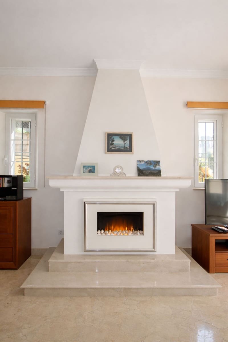 3 bedroom Townhouse for sale in Elviria with pool - € 725,000 (Ref: 9748232)