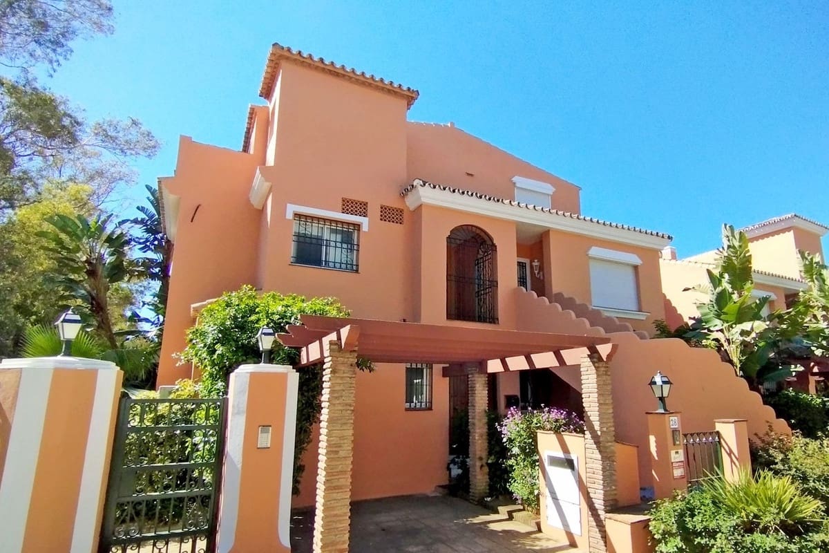 4 sypialnia Apartament na sprzedaż w Estepona z basenem - 1 300 000 € (Ref: 9748234)