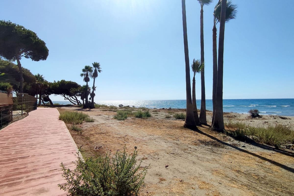 4 sypialnia Apartament na sprzedaż w Estepona z basenem - 1 300 000 € (Ref: 9748234)