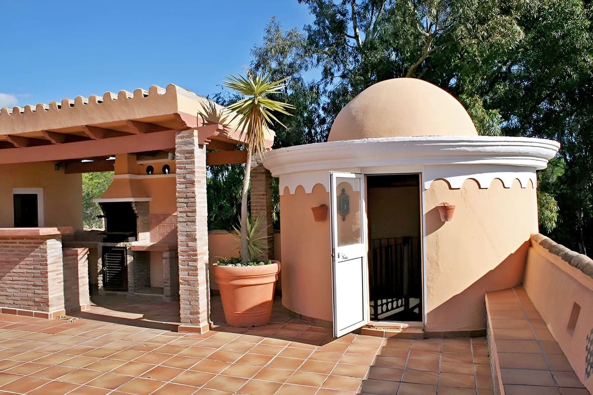 4 quarto Apartamento para venda em Guadalmansa com piscina - 1 300 000 € (Ref: 9748234)