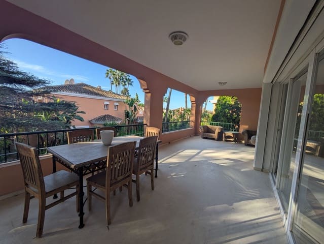 4 sypialnia Apartament na sprzedaż w Resinera-Voladilla, Estepona z basenem - 1 300 000 € (Ref: 9748234)