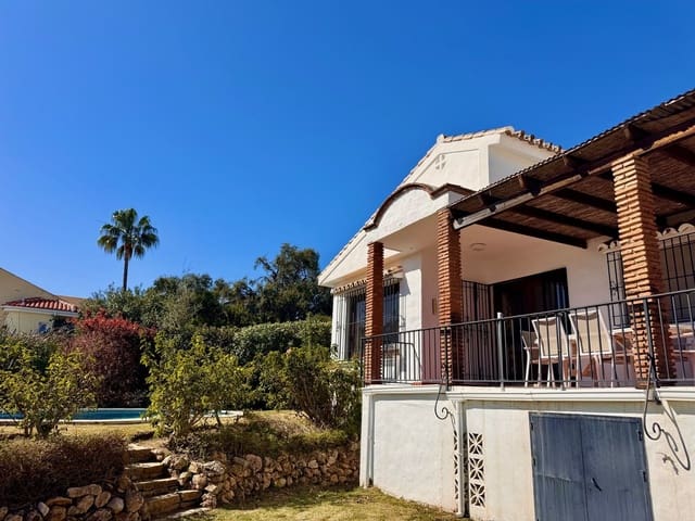 3 chambre Villa/Maison à vendre à Calahonda, Mijas avec piscine - 650 000 € (Ref: 9748235)