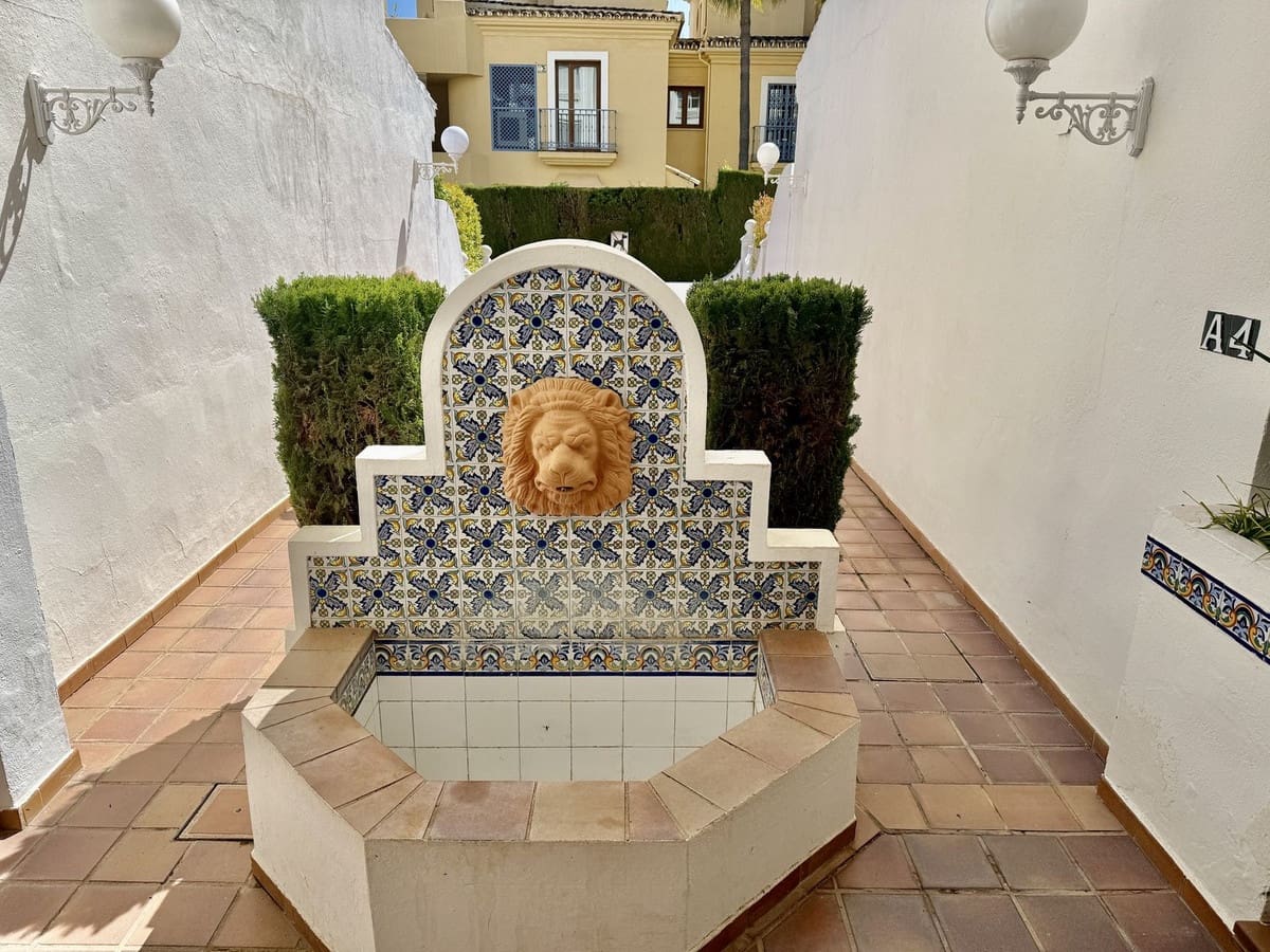 2 soverom Leilighet til salgs i Marbella med svømmebasseng - € 465 000 (Ref: 9748236)