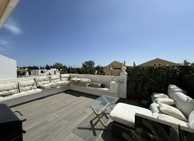 2 sypialnia Apartament na sprzedaż w Lomas De Marbella, Marbella z basenem - 465 000 € (Ref: 9748236)