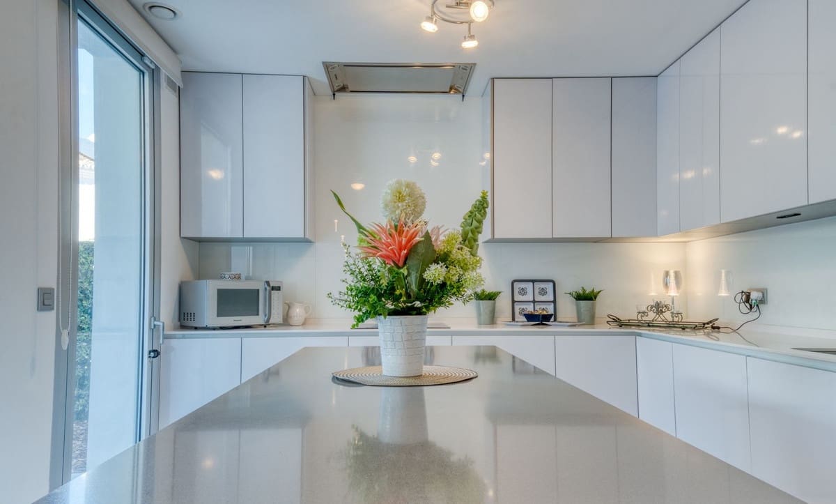 3 bedroom Apartment for sale in New Golden Mile with pool - € 569,000 (Ref: 9748238)