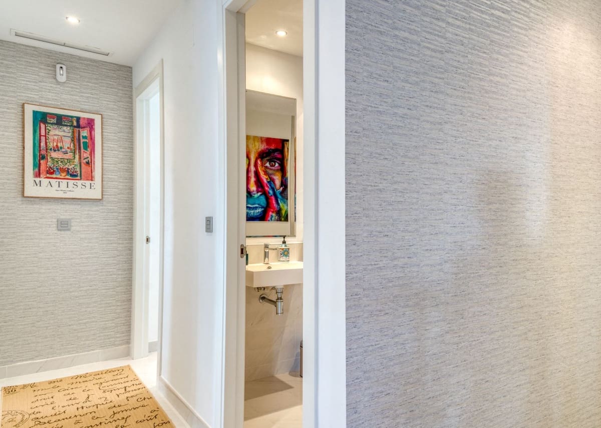 3 bedroom Apartment for sale in New Golden Mile with pool - € 569,000 (Ref: 9748238)