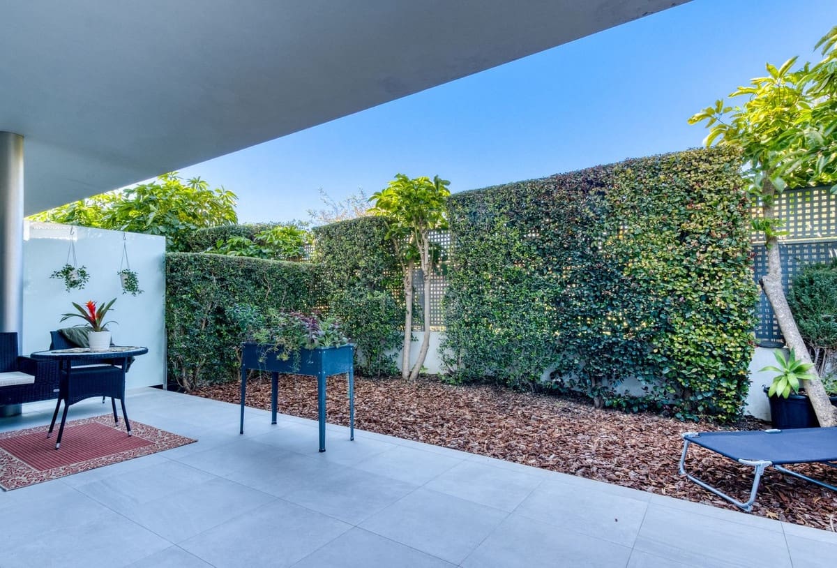 3 bedroom Apartment for sale in New Golden Mile with pool - € 569,000 (Ref: 9748238)