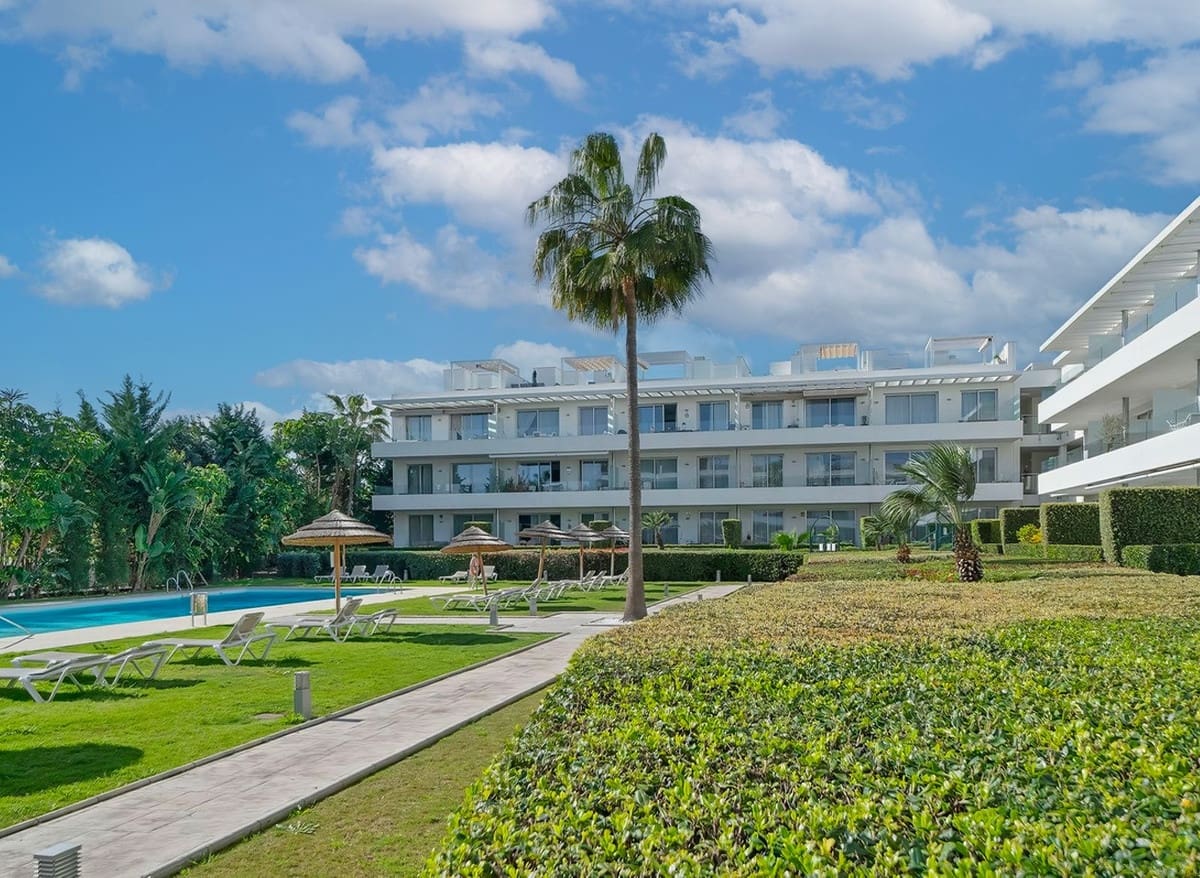 3 bedroom Apartment for sale in New Golden Mile with pool - € 569,000 (Ref: 9748238)