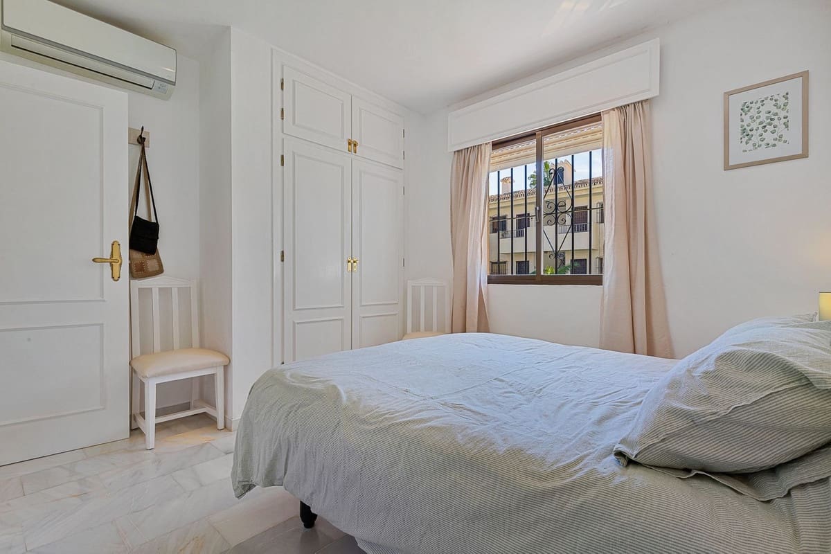 2 soverom Leilighet til salgs i Mijas Costa med svømmebasseng - € 249 000 (Ref: 9748239)