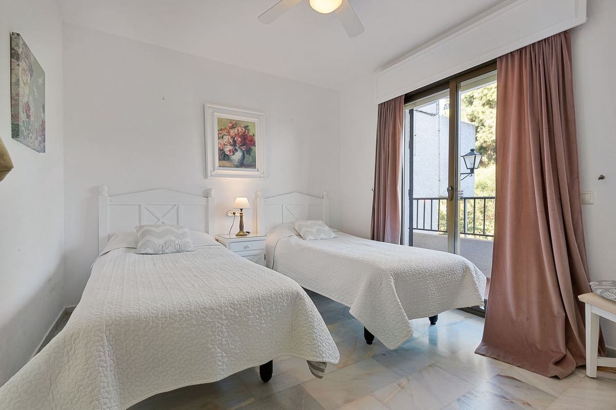 2 soverom Leilighet til salgs i Mijas Costa med svømmebasseng - € 249 000 (Ref: 9748239)