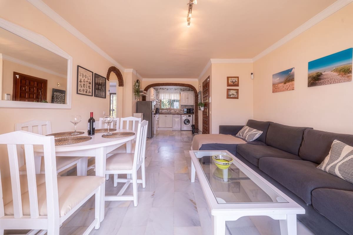 2 soverom Leilighet til salgs i Mijas Costa med svømmebasseng - € 249 000 (Ref: 9748239)