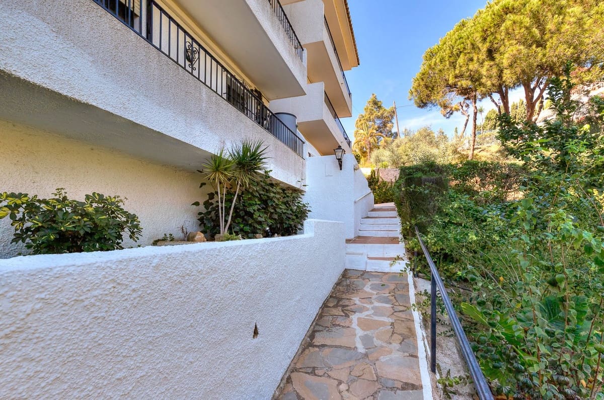 2 soverom Leilighet til salgs i Mijas Costa med svømmebasseng - € 249 000 (Ref: 9748239)