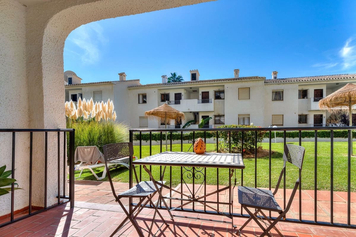 2 soverom Leilighet til salgs i Mijas Costa med svømmebasseng - € 249 000 (Ref: 9748239)