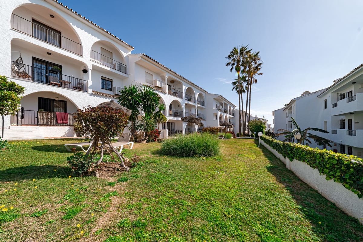 2 soverom Leilighet til salgs i Mijas Costa med svømmebasseng - € 249 000 (Ref: 9748239)